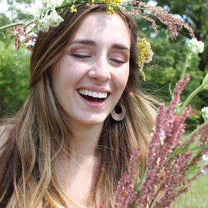 Meet your Posher, Emoree